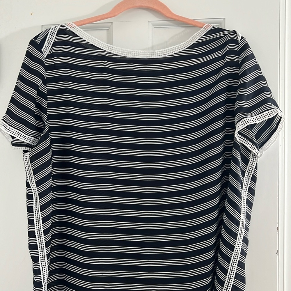 Super cute Loft top